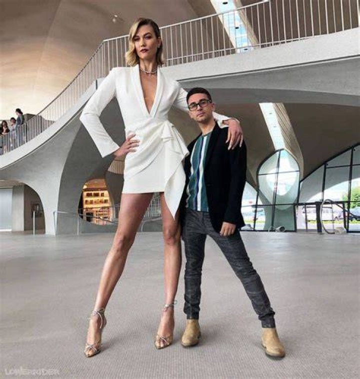 6ft7 Tristin in heels by zaratustraelsabio on DeviantArt Tall women