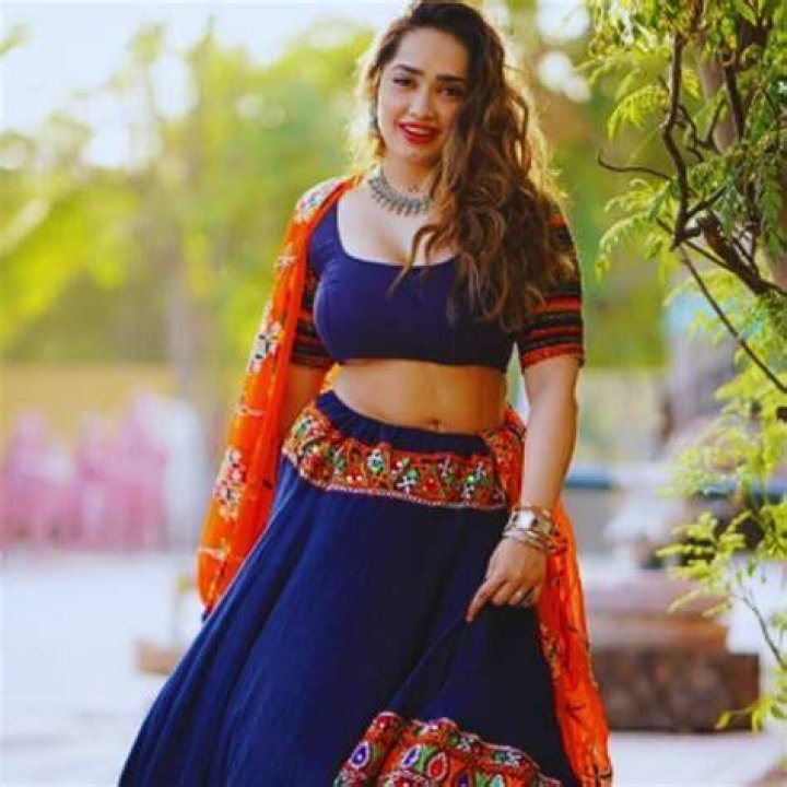 Aditi Mistry Age, Height, Weight, Family, Boyfriend and