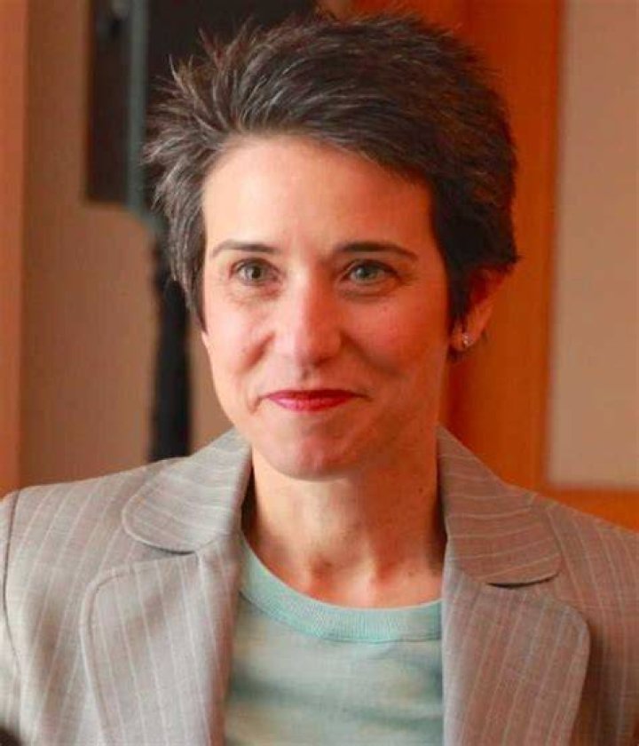 Amy Walter Bio, Wiki, Age, Son, Wife, Family, Net Worth, PBS