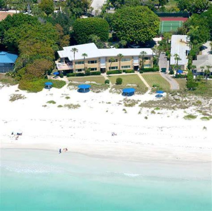 Anna Maria hotel sells for 8.825M. The question Was it for Garth