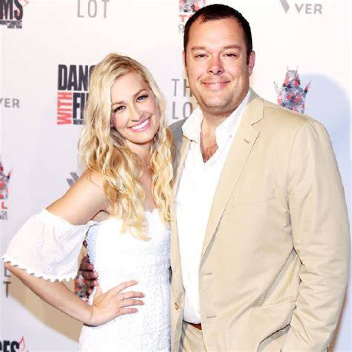 Beth Behrs Marries Michael Gladis