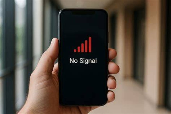 Buy Losing the Signal The Untold Story Behind the Extraordinary Rise