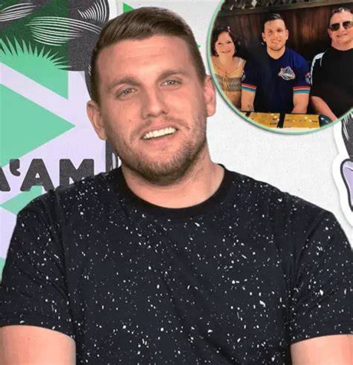 Chris Distefano Moved Off From Girlfriend! It&rsquo;s Family Now