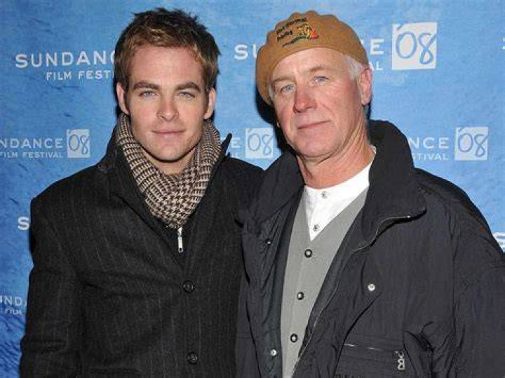 Chris Pine & Father Robert Lacoste Suite at US Open! Chris Pine