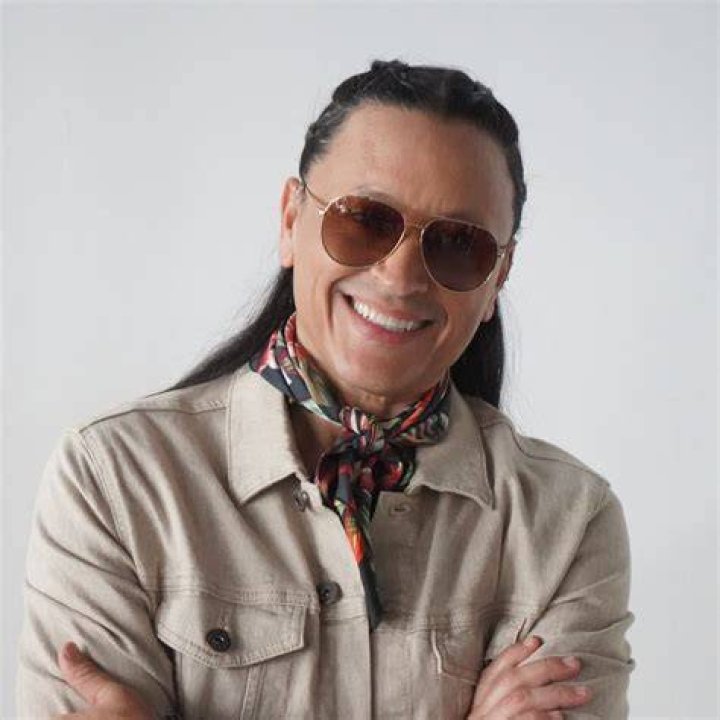 Elvis Crespo visit&oacute; a Don Francisco en Siempre Ni&ntilde;os con su peque&ntilde;a