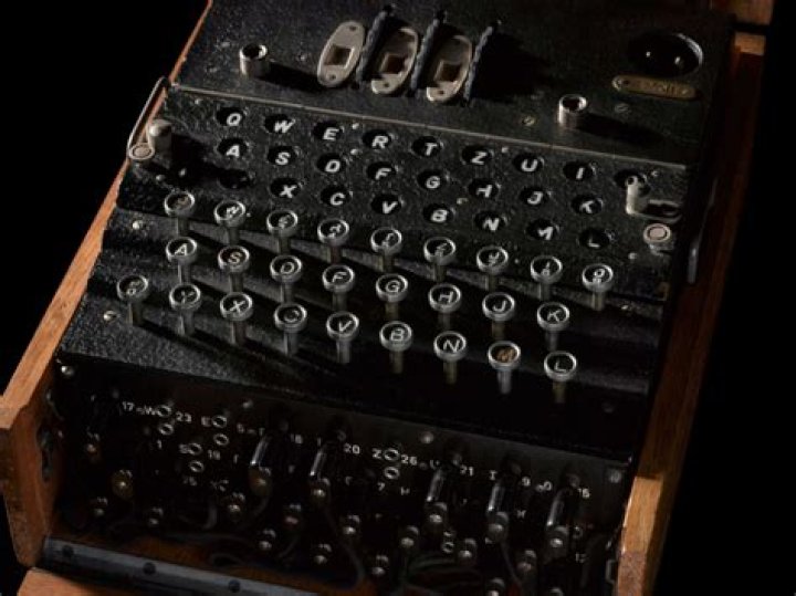 Enigma na nowej wystawie o kryptografii i wywiadzie dzieje.pl