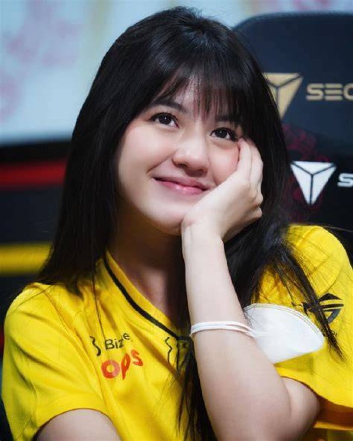 Foto Pilihan ONIC Vonzy, Cantik dan Imutnya Gak Ada Obat! Sumedang