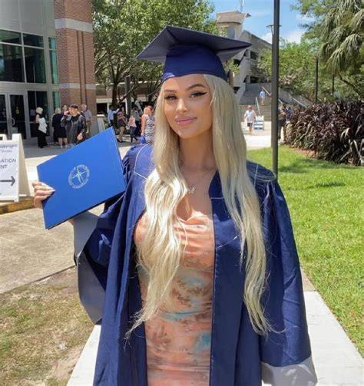 Haley Cureton Bio, Wiki, Age, Height, College, Netflix, Too Hot To