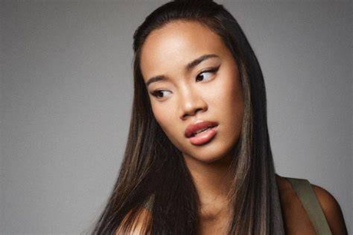 How Old Is Nona Sobo? Bio Wiki, Height, Weight, IG, Boyfriend, Net