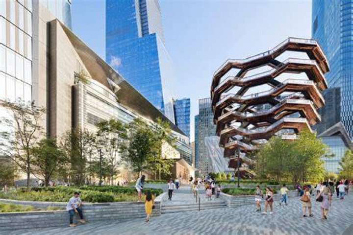 Hudson Yards, New York, USA, July 20, 2022 Daya performance as part