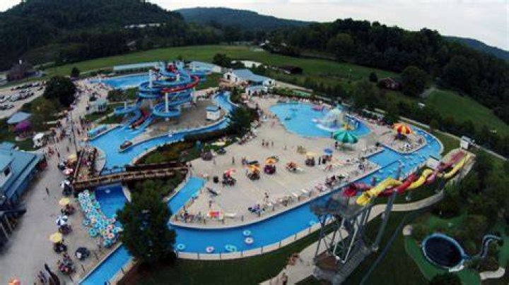 Kentucky Splash Water Park Overview of the Williamsburg attraction