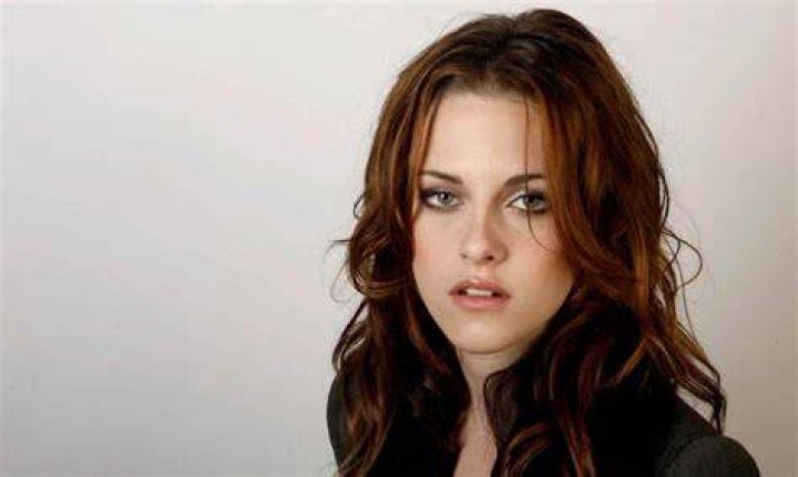 Kristen Stewart Ethnicity, Nationality, Race, Family, Body measurements