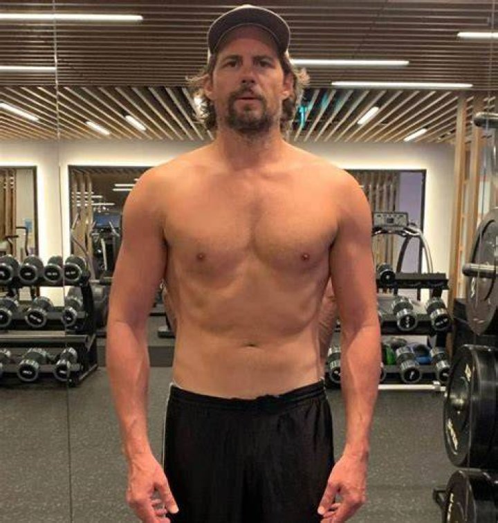 Kristoffer Polaha Biography, Age, Height, Hallmark mrDustBin