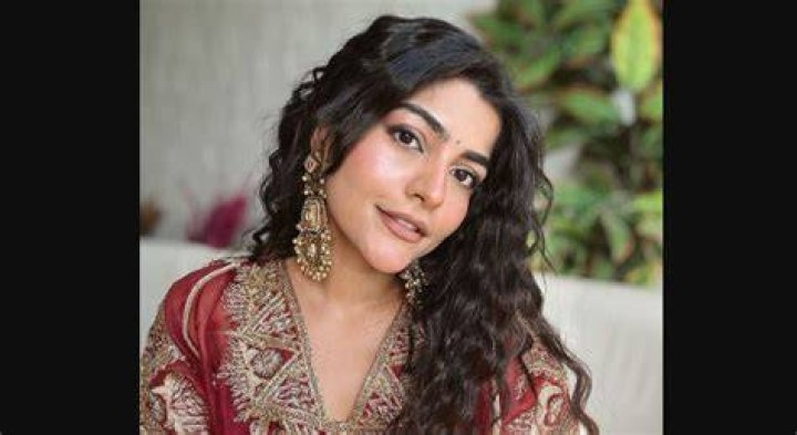 Kritika Khurana Wiki, Biography, Age, Family, Images News Bugz
