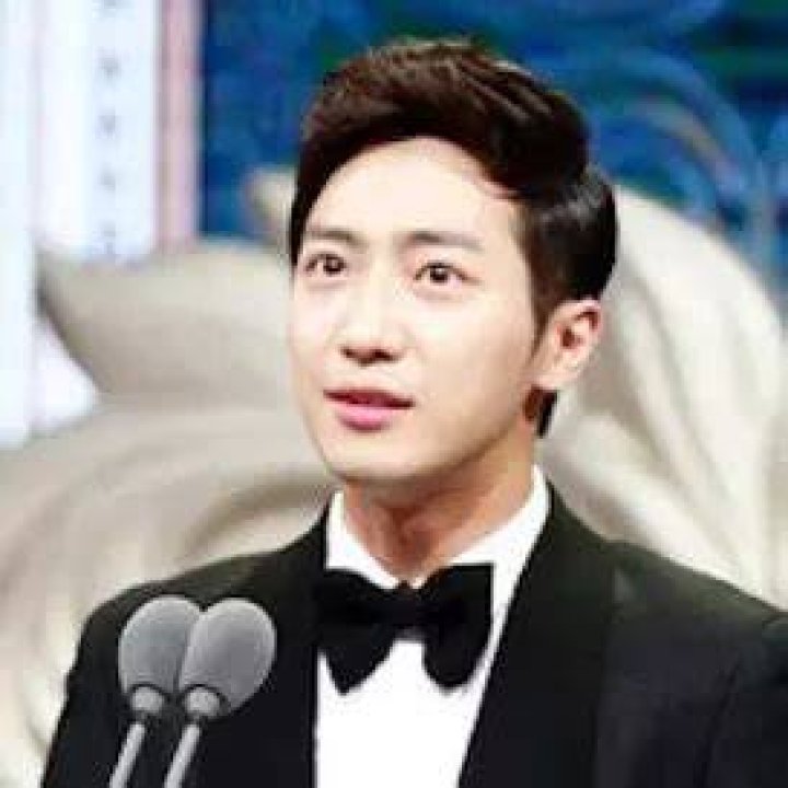 Lee Sang Yeob Net Worth Is the &lsquo;Eve&rsquo; Star a Chaebol's Grandson in Real