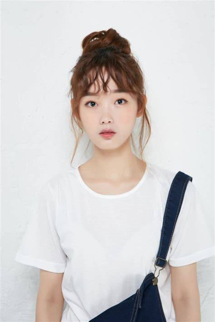 Lee YooMi Age, Height, Weight, Family, Boyfriend, Career, Nationality