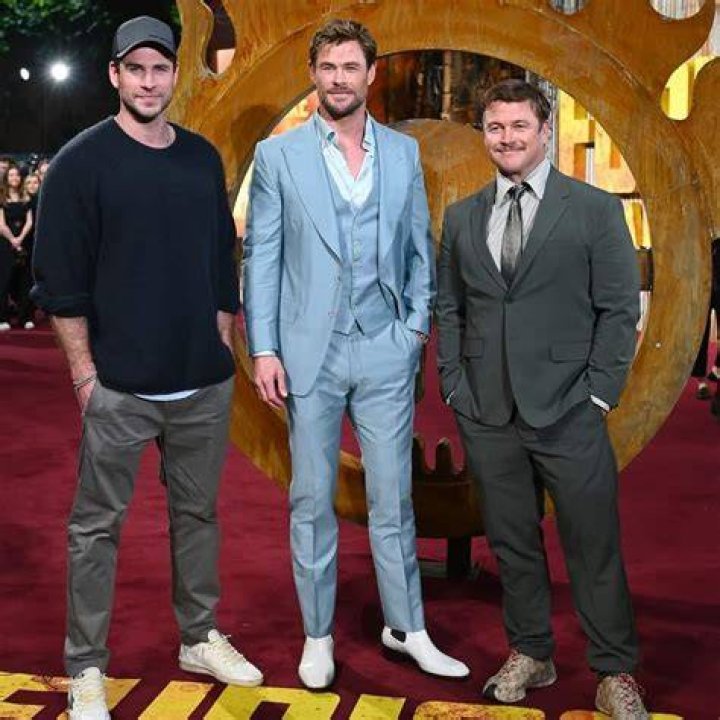 Liam Hemsworth Height, Age, Weight, Body Measurements Dino System
