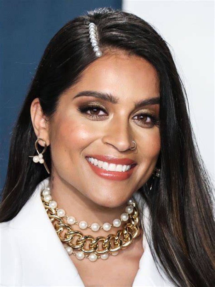 Lilly Singh Net Worth,wiki, bio,earnings,youtube,instagram,book
