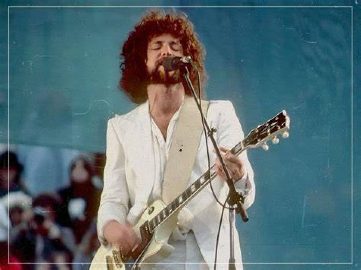 Lindsey Buckingham's Wife Kristen Messner Files for Divorce