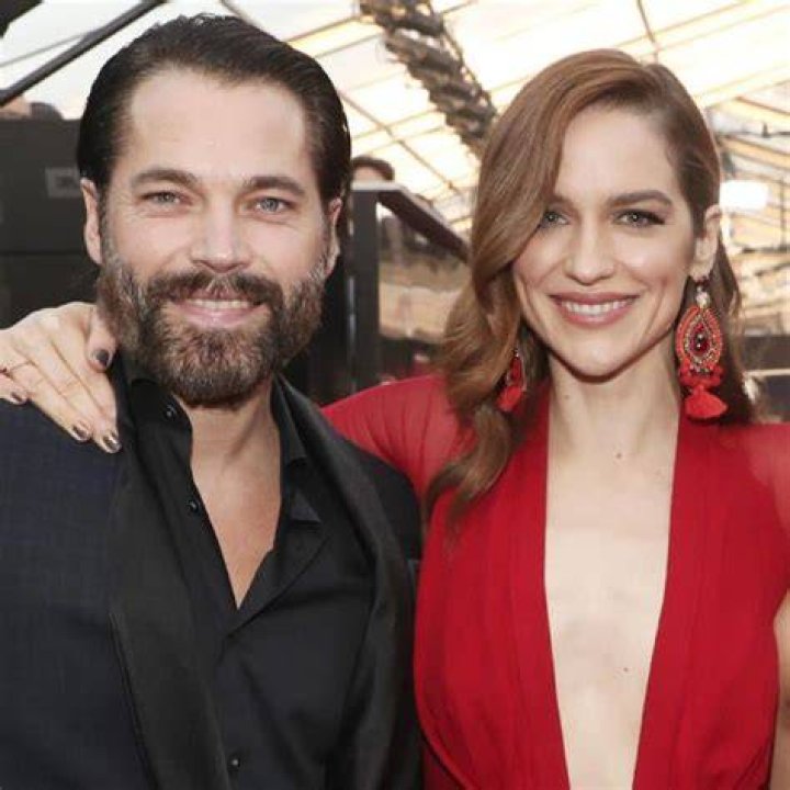 Linzey Rozon's Age, Bio, Career, Net Worth, Tim Rozon's Wife, Family