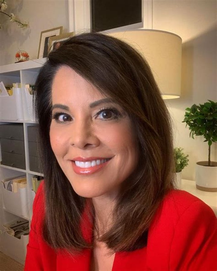 Loni Coombs Age Wiki, Net worth, Bio, Height, Husband