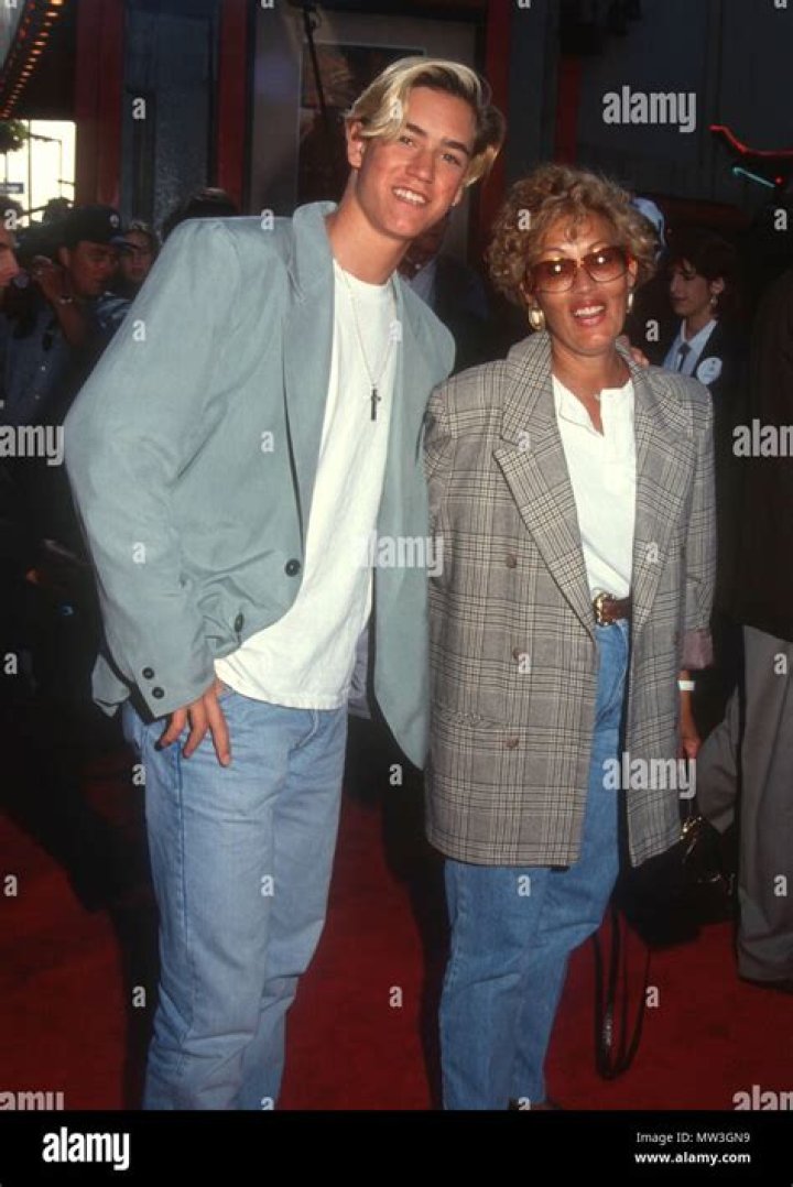 MarkPaul Gosselaar and his Indonesian mom
