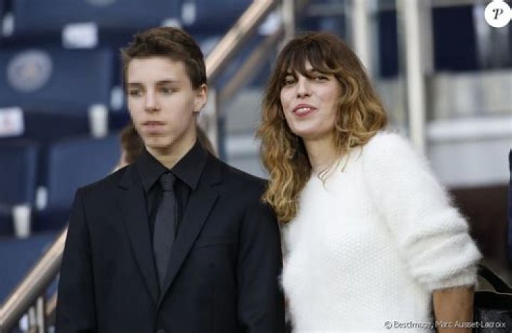 Photo Marlowe (fils de Lou Doillon), Ben Attal, Charlotte Gainsbourg