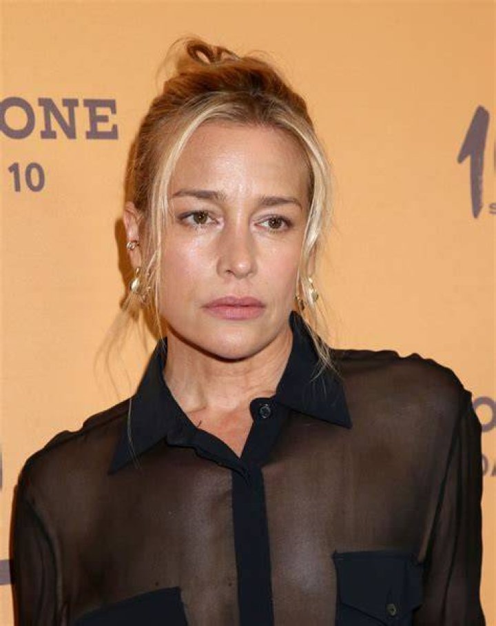 Piper Perabo Photo 5 Pictures CBS News
