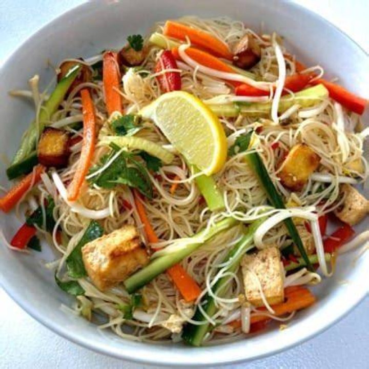 Rice Noodle Salad Low Calorie High Flavor GoFooddy