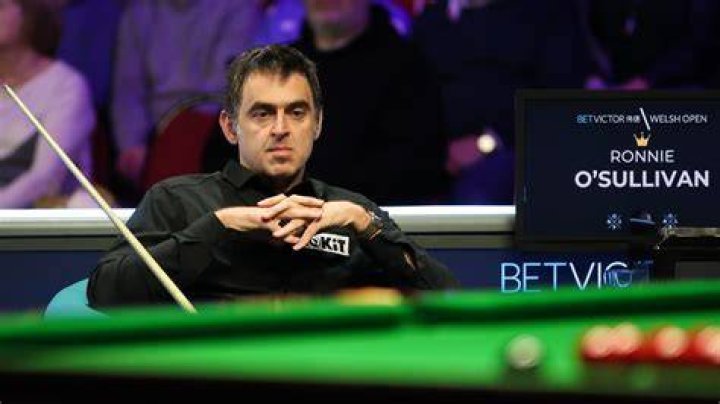 Ronnie O&rsquo;Sullivan almost tipped over the edge by snooker cue issues in