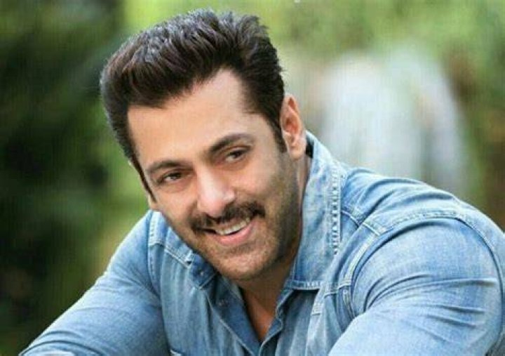 Salman Khan Wiki, Age, Bio, Girlfriends, Net Worth, Facts & More