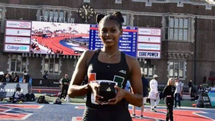 Sanaa Hebron, daughter of former Eagles RB Vaughn, is the latest in an