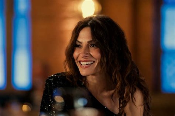 Sarah Shahi Sex/Life Taught Me That Desire Isn't a Dirty Word Glamour
