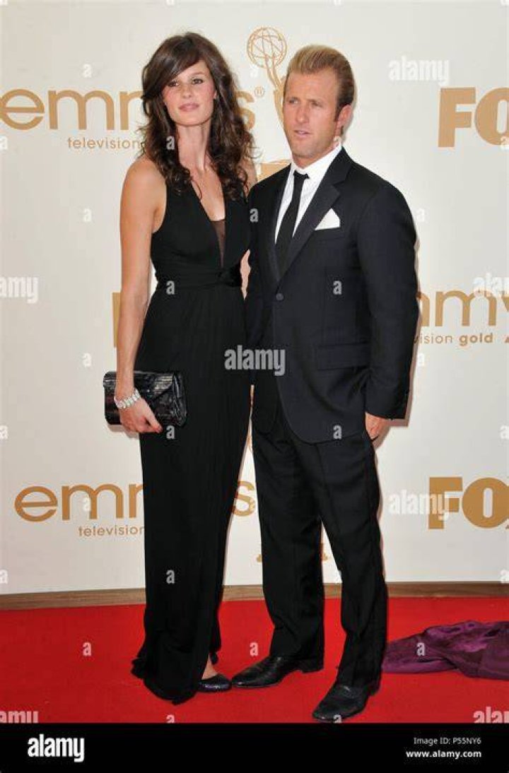 Scott caan and wife red carpet event fotograf&iacute;as e im&aacute;genes de alta