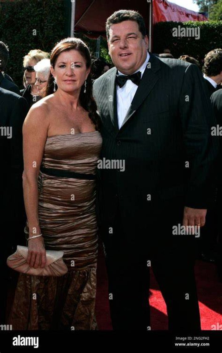 Steve Schirripa Wife Laura Schirripa and Daughters