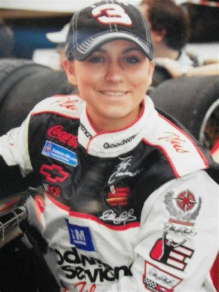 Taylor Earnhardt Photostream Taylor earnhardt, Female racers, Racing girl