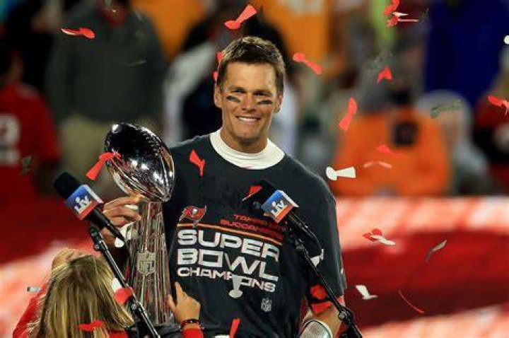 Tom Brady's Mother Receives Super Bowl Ring from Patriots See Her