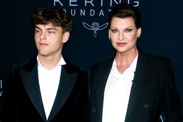 Unveiling Linda Evangelista's Family Legacy: Uncovering Hidden Truths