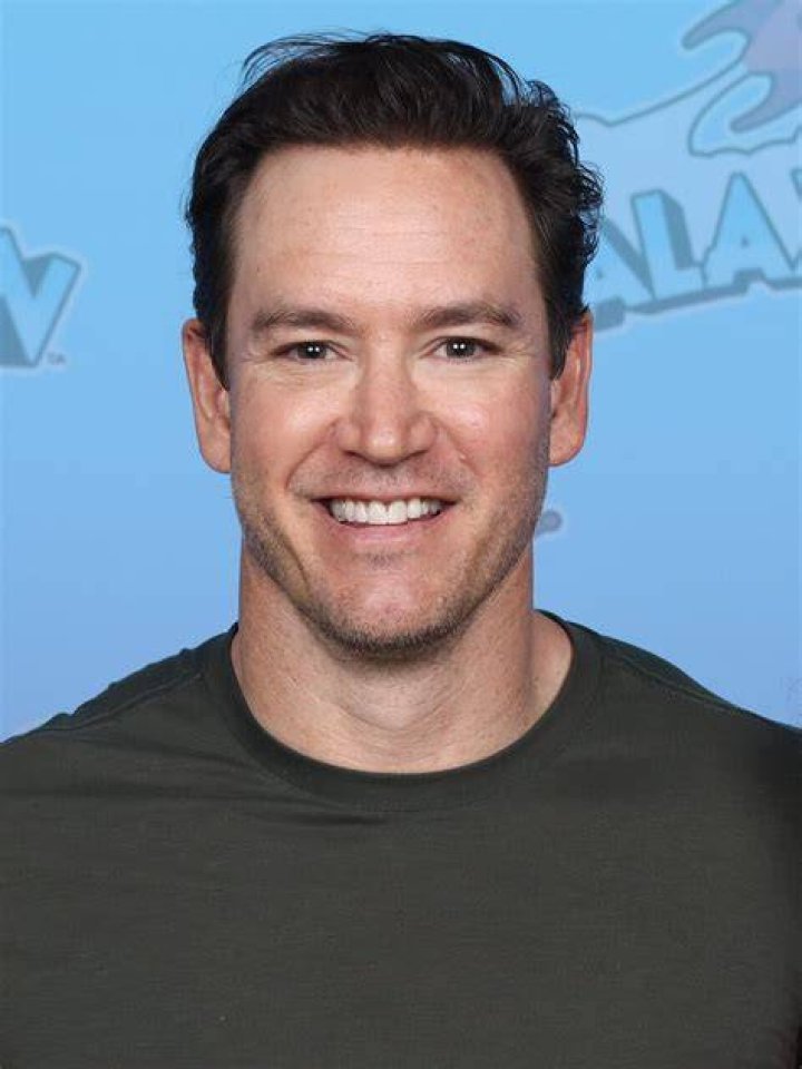 Unveiling The Unsung Heroes Behind Mark-Paul Gosselaar's Success