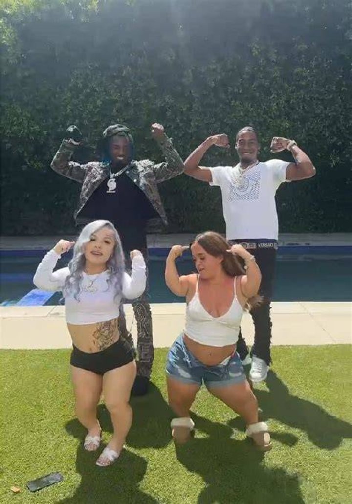 Watch Kelsey and Dabb Video Fan Bus Got Leaked on Twitter and Reddit